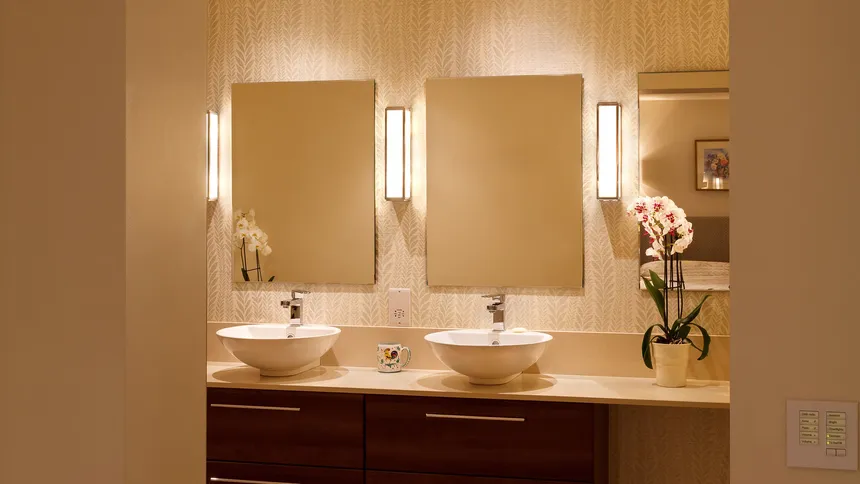 Shadow-free mirror lighting in a contemporary bathroom