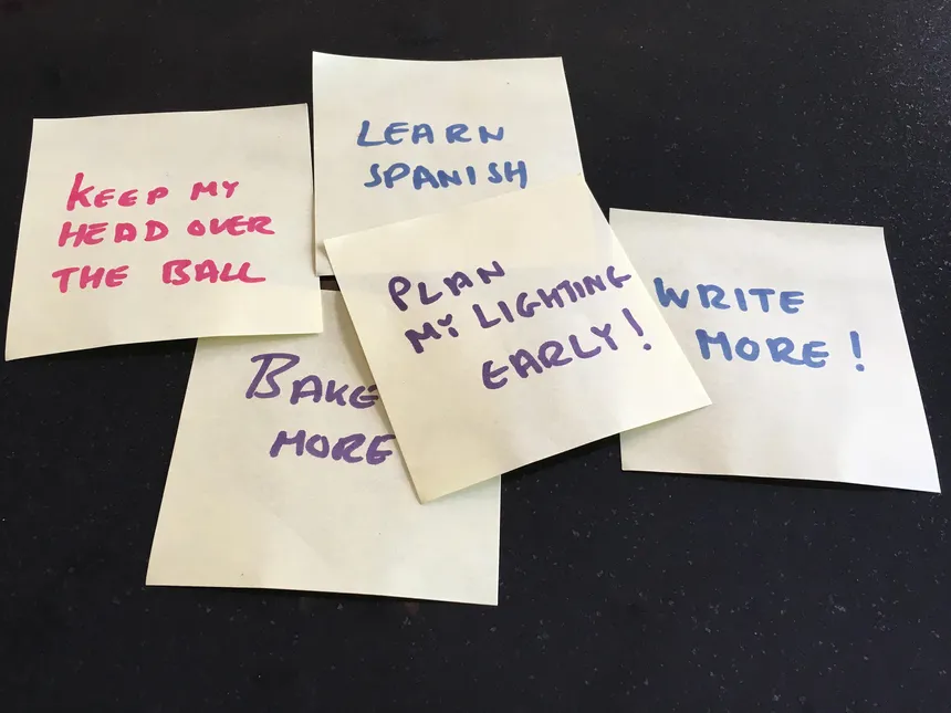 Post it notes of New Year Resolutions with "Plan my lighting early" at the top