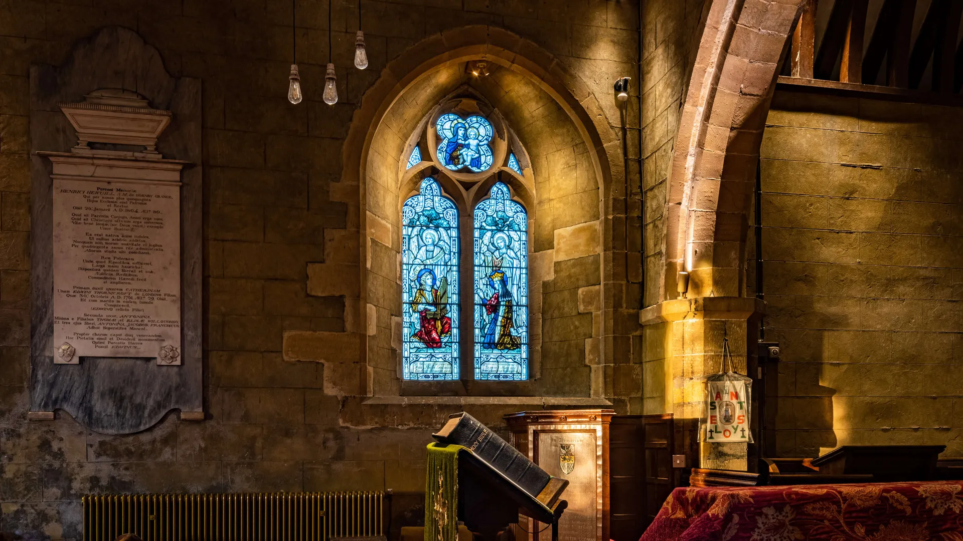 Discreet window, arch and pulpit lighting in St Eloy's church